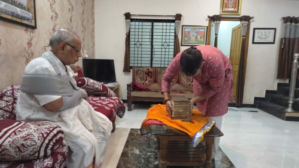 बुरहानपुर में 220 साल पुरानी श्रीमद्भागवत आज भी सुरक्षित, रोज होती है पूजा-अर्चना