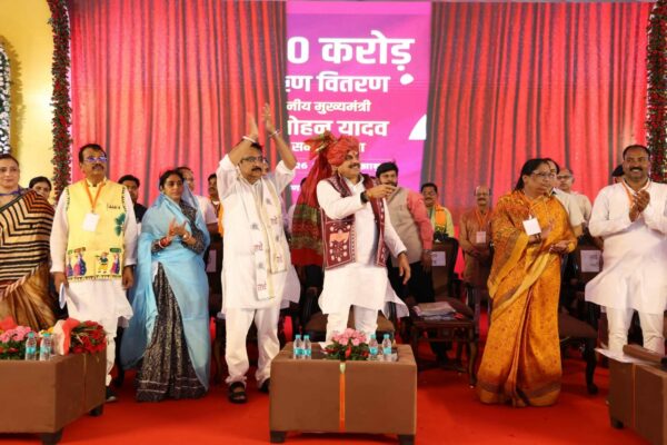 झाबुआ को ₹283 करोड़ से अधिक की विकास परियोजनाओं की सौगात, मुख्यमंत्री ने स्व-सहायता समूहों को वितरित किए ₹300 करोड़ के ऋण