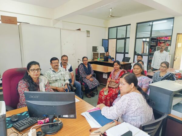 बालाघाट में स्व-सहायता समूहों के ऋण वितरण कार्यक्रम का हुआ सीधा प्रसारण, महिलाओं ने उत्साह से लिया हिस्सा