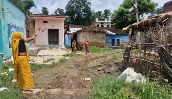 पंचायत की मनमानी के आरोप, जलभराव और निर्माण कार्यों में भ्रष्टाचार से ग्रामीण परेशान
