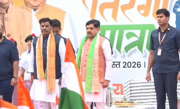 CM मोहन यादव ने दिखाई तिरंगा यात्रा को हरी झंडी, दक्षिण-पश्चिम विधानसभा में गूंजे भारत माता के जयकारे