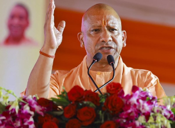 गोरखपुर में पीआरडी जवानों को सीएम योगी देंगे बड़ी सौगात, वर्दी भत्ते से कैशलेस इलाज तक का ऐलान