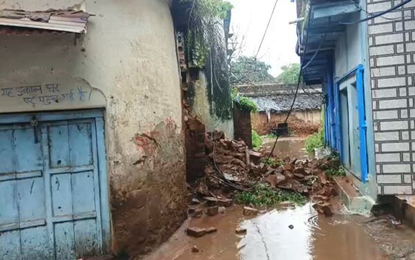 पन्ना में तेज बारिश से बिगड़े हालात, जिला अस्पताल और होमगार्ड कार्यालय में जलभराव
