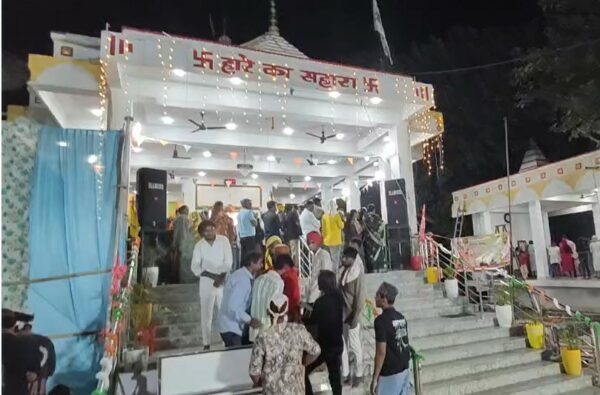 गोगा महाराज की छड़ी पहुंची खाटू श्याम मंदिर, भजनों पर झूमे श्रद्धालु