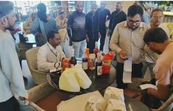 भोपाल के बंसल वन मॉल में रेस्टोरेंट-बार पर कार्रवाई, एक्सपायरी ड्रिंक और फंगस वाला खाना मिला
