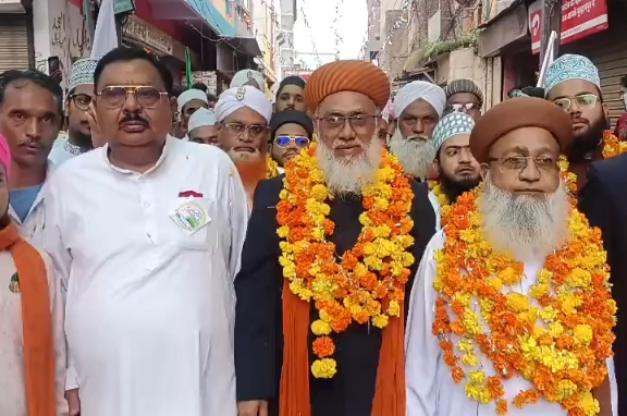 सरकार की आमद मरहबा’ की गूंज से गूंजा बुरहानपुर, 12 वफात पर निकला जुलूस-ए-मुबारक