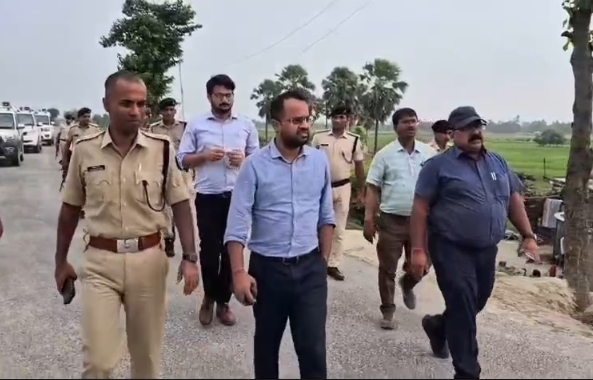 डीएम और एसएसपी ने सारण तटबंध का किया संयुक्त निरीक्षण