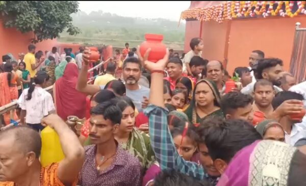 सावन की पहली सोमवारी पर शिवमय हुआ अमरपुर, 10 हजार कांवरियों ने किया बाबा ज्येष्ठगौरनाथ महादेव का जलाभिषेक