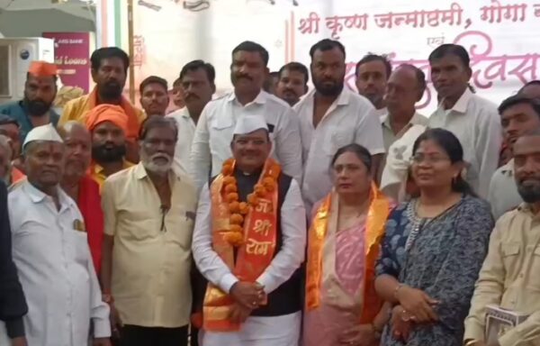 बुरहानपुर: सांसद कार्यालय में गूंजा वीर गोगादेव का जयघोष, छड़ी और धर्मध्वज का हुआ विधिवत पूजन