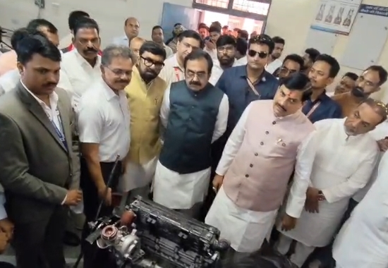 मुख्यमंत्री डॉ. मोहन यादव ने शासकीय आदिवासी महिला आईटीआई छिंदवाड़ा का किया निरीक्षण