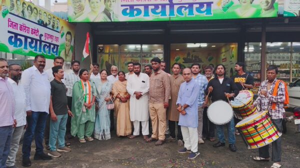 दतिया उपचुनाव में कांग्रेस की जीत पर बुरहानपुर में जश्न, कार्यकर्ताओं ने मनाया विजय उत्सव