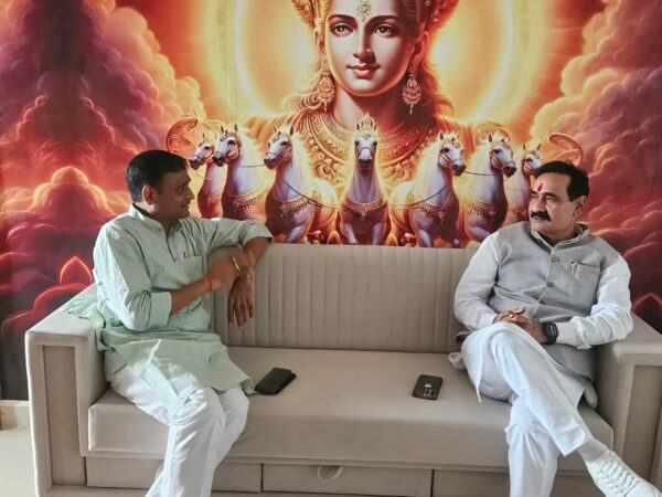 नरोत्तम मिश्रा ने अफवाहों का किया खंडन, बोले- आशुतोष तिवारी से रिश्ते पहले जैसे ही मजबूत