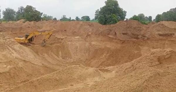अवली घाट में अवैध उत्खनन का आरोप, किसान कांग्रेस ने की कलेक्टर से कार्रवाई की मांग