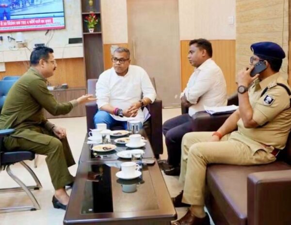 शेखपुरा के विकास और सुरक्षा को लेकर सांसद अरुण भारती ने अधिकारियों संग की समीक्षा बैठक