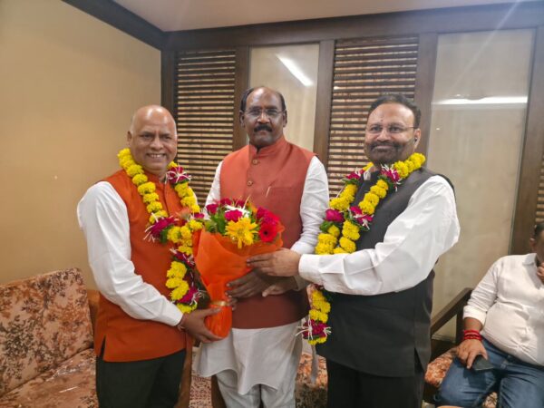 भाजपा के नवनियुक्त राष्ट्रीय उपाध्यक्ष लाल सिंह आर्य को वरिष्ठ पत्रकार कृष्णमोहन झा ने दी बधाई