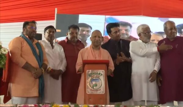 गोरखपुर को मिली 170 विकास परियोजनाओं की सौगात, सीएम योगी ने गिनाईं सरकार की उपलब्धियां
