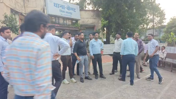 लोन रिकवरी करने पहुंचे बैंक मैनेजर पर हमला, रुपये छीनने का आरोप