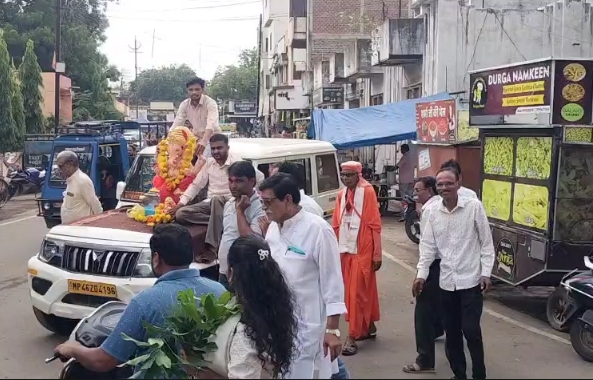 बड़वानी में गणेश चतुर्थी की धूम, घर-घर विराजे गणपति बप्पा