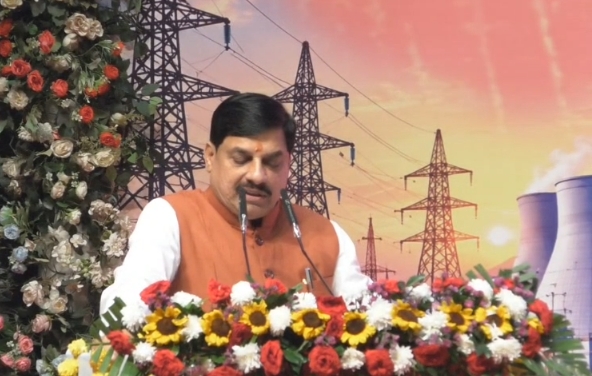 भोपाल: सीएम मोहन यादव का बड़ा ऐलान, बिजली कंपनियों के कर्मचारियों और इंजीनियरों के लिए कैशलेस मेडिक्लेम योजना लागू