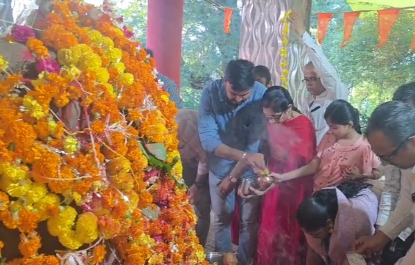 बुरहानपुर: 400 साल पुरानी आस्था का अद्भुत संगम, अडबाल पंचमी पर जंगल के रास्ते पहुंचे हजारों श्रद्धालु