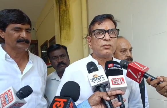 शिक्षा और बेरोजगारी के मुद्दे पर कांग्रेस का सरकार पर हमला, ओवैसी को लेकर भी लगाए आरोप