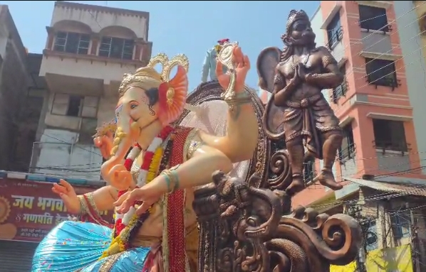 बुरहानपुर में गूंजा ‘गणपति बप्पा मोरया’, विशाल प्रतिमाओं के साथ निकला विसर्जन जुलूस