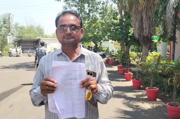 बड़वानी: इंदिरा सागर नहर के पानी से किसान का कुआं धंसा, मुआवजे की मांग को लेकर जनसुनवाई में पहुंचा मामला
