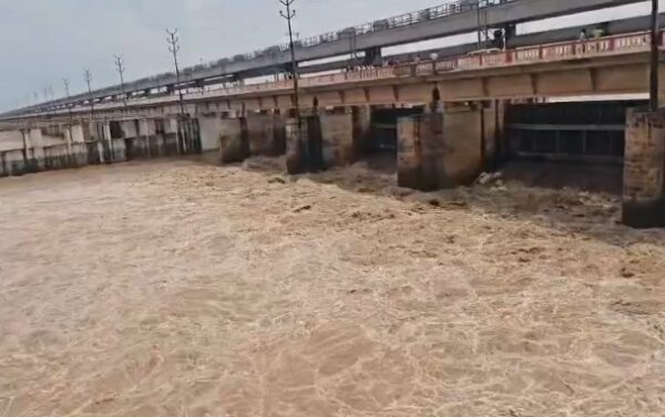 इंद्रपुरी सोन बराज से घटा पानी का डिस्चार्ज, सोन नदी के जलस्तर में तेजी से कमी