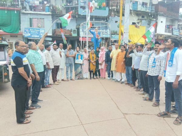राहुल गांधी के खिलाफ दर्ज मामले के विरोध में पन्ना कांग्रेस का प्रदर्शन, भाजपा कार्यकर्ताओं पर कार्रवाई की मांग