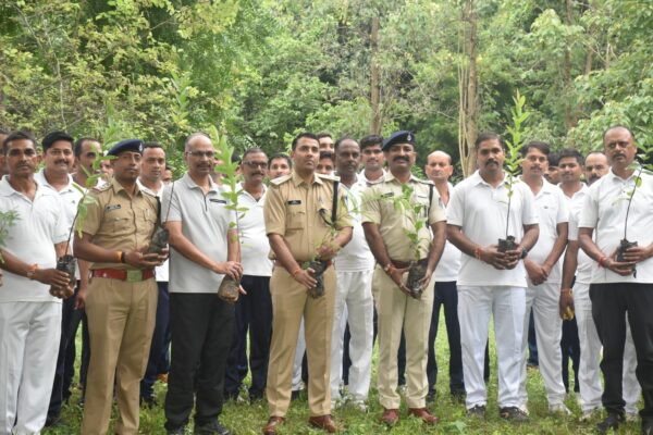 Morena News: जन्माष्टमी पर 5वीं वाहिनी विसबल में पौधारोपण, SP ने लिया संरक्षण का संकल्प