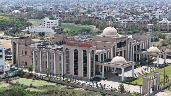 Gorakhpur News: योगिराज बाबा गंभीरनाथ प्रेक्षागृह के किराए में भारी कटौती, जानें नई दरें