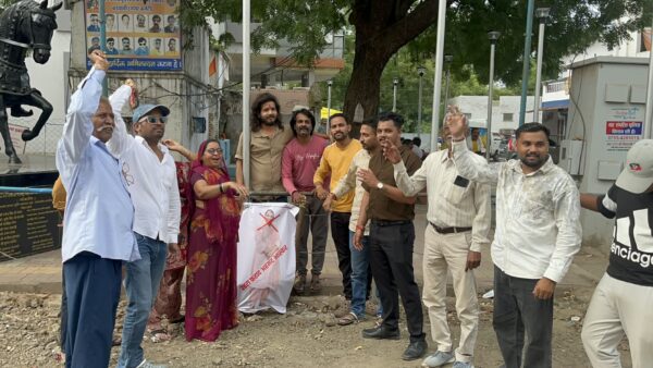 बड़वानी में स्वरा भास्कर के बयान के विरोध में करणी सेना का प्रदर्शन, पुतला दहन कर सौंपा ज्ञापन