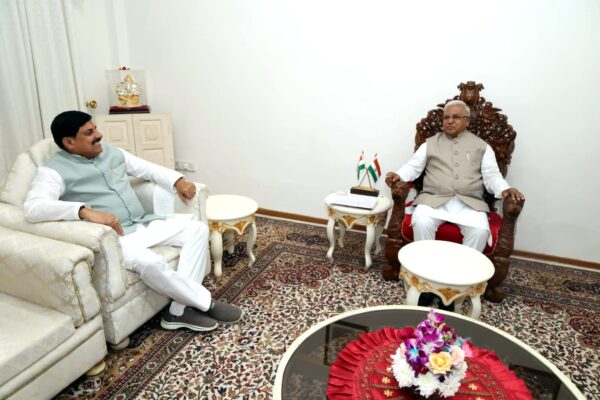 लोक भवन पहुंचे CM मोहन यादव, राज्यपाल मंगू भाई पटेल से की मुलाकात
