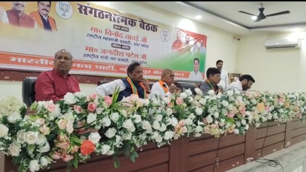 विनोद तावड़े का गोरखपुर दौरा, 62 विधानसभा सीटों की संगठनात्मक स्थिति पर लिया फीडबैक