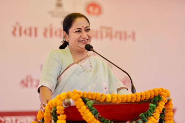 हैदरपुर में सेवा संकल्प अभियान, CM रेखा गुप्ता ने मेगा हेल्थ चेकअप कैंप का किया शुभारंभ