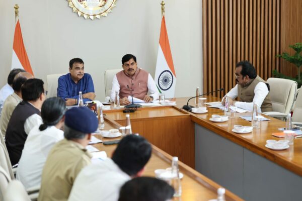 सीएम मोहन यादव और नितिन गडकरी ने की मध्यप्रदेश की नेशनल हाईवे परियोजनाओं की समीक्षा