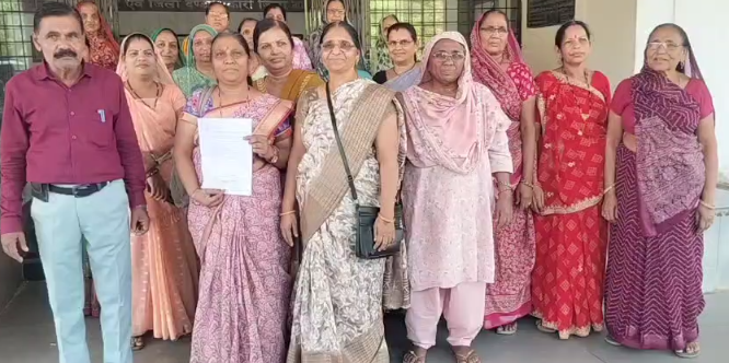 सावंतपुरम कॉलोनी में 26 साल से लोग हुए परेशान, टैक्स वसूली पर नगरपालिका से मांगा जवाब, जानें मामला