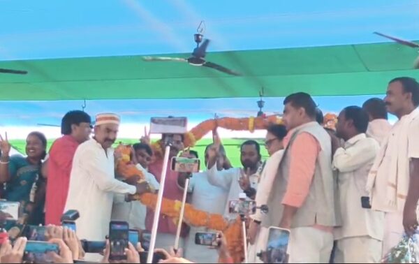 नवादा में NDA की जनसभा, स्वास्थ्य मंत्री निशांत कुमार ने प्रत्याशियों के समर्थन में की वोट की अपील