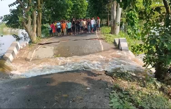 पुल टूटने से पुजहां-पटजिरवा-बेतिया मार्ग बंद, कई गांवों का संपर्क प्रभावित