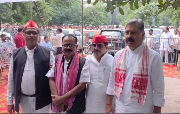गोरखपुर: शिक्षक चुनाव में संजयन त्रिपाठी का बड़ा दावा, सपा के समर्थन से मजबूत हुआ मनोबल