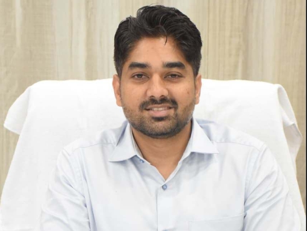Singrauli News: सरकारी कामों में लापरवाही पर कलेक्टर सख्त, 10 पटवारी निलंबित