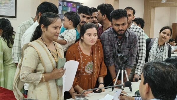 बुरहानपुर में नव नियुक्त शिक्षकों का वेतन विवाद, 3 साल बाद भी 90% भुगतान का आरोप