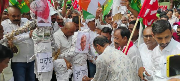 SIR और चुनाव आयोग के खिलाफ महागठबंधन का प्रदर्शन, मुख्य चुनाव आयुक्त को हटाने की मांग