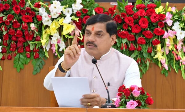 CM मोहन यादव ने की पीएम मोदी के नेतृत्व की चर्चा, जनकल्याणकारी योजनाओं से लेकर डिजिटल भारत तक गिनाईं पहलें