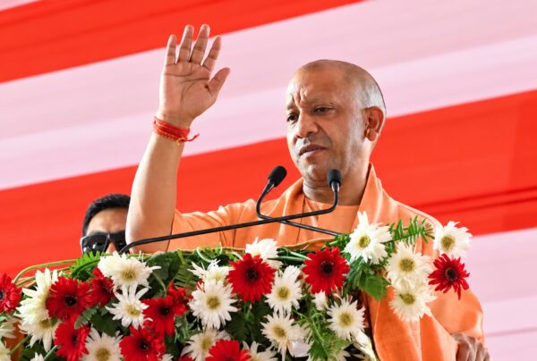 CM योगी की शिक्षकों से अपील, ध्रुव कुमार त्रिपाठी को भारी बहुमत से जिताने का आह्वान