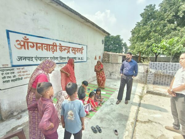 MP News: पोषण एप में 49 बच्चों की हाजिरी, आंगनवाड़ी कार्यकर्ता को हटाने के निर्देश