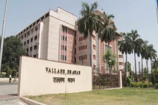 MP Police Transfer: मध्य प्रदेश में 12 IPS अधिकारियों के तबादले, कई जिलों के SP बदले