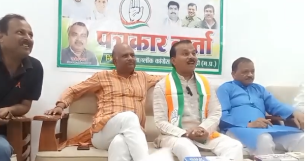 निवाड़ी में कांग्रेस जिला अध्यक्ष राजेश यादव का कलेक्टर पर तीखा बयान, सियासी हलचल हुई तेज
