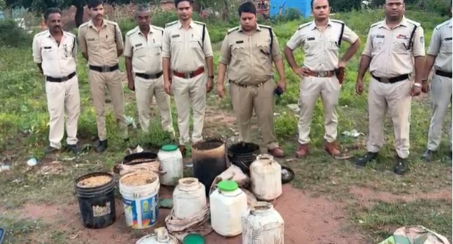 रायसेन में अवैध शराब के खिलाफ आबकारी विभाग की बड़ी कार्रवाई, 10 आरोपी हुए गिरफ्तार